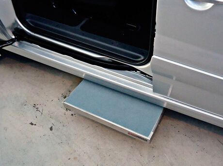 escalon-retractil-electrico